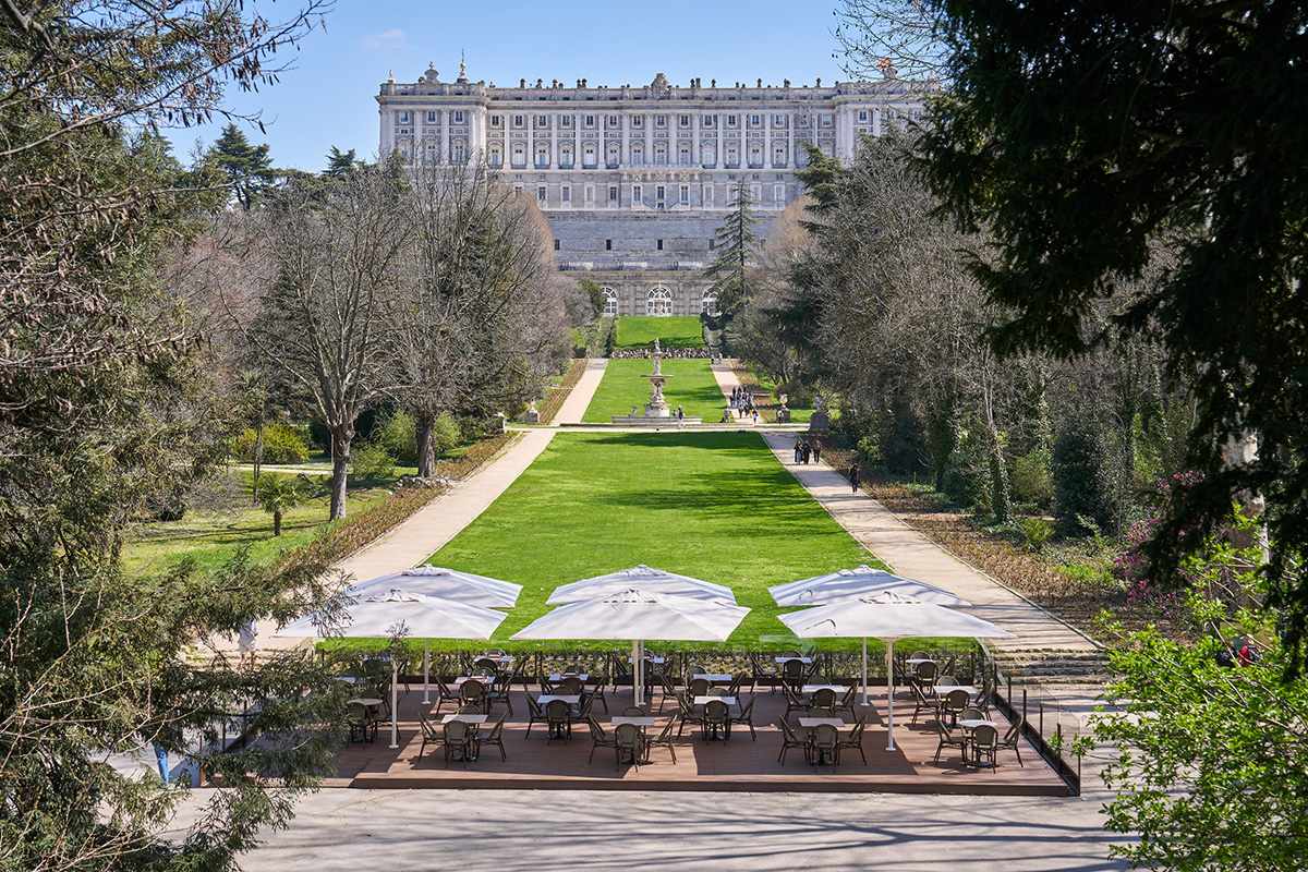 La terraza más castiza (y bonita) de la primavera está justo bajo el Palacio Real